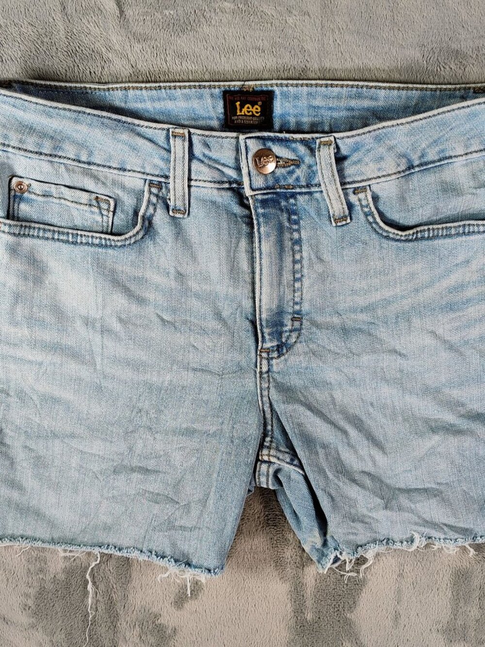 Lee Women's Midrise Straight Leg Jean DIY Cut Off Denim Shorts (Size 8) *Flaws